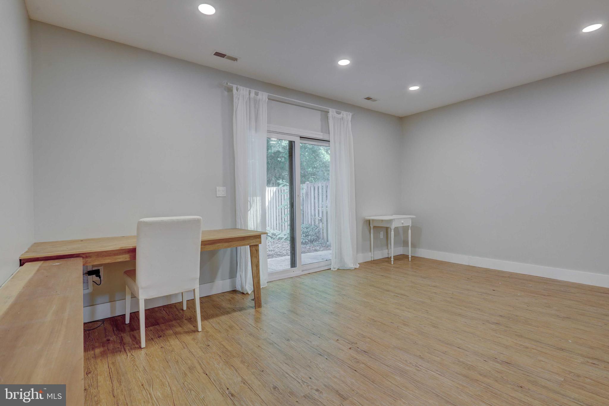 WALNUT RIDGE - Residential