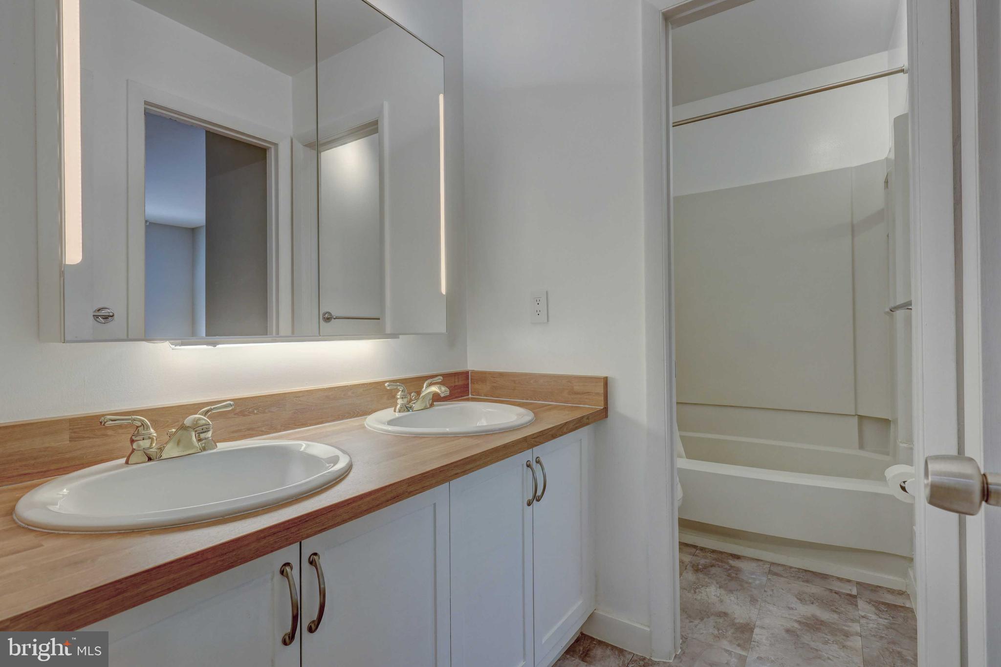 WALNUT RIDGE - Residential