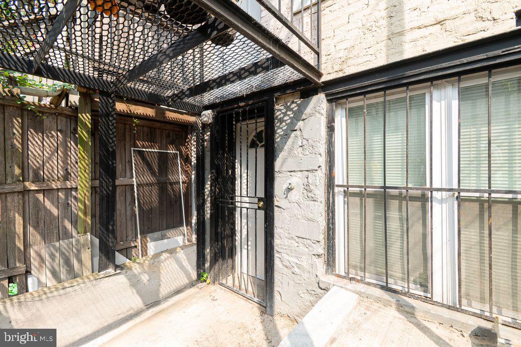 BALTIMORE EAST - SOUTH CLIFTON PARK HIST. DISTRICT - Residential Lease