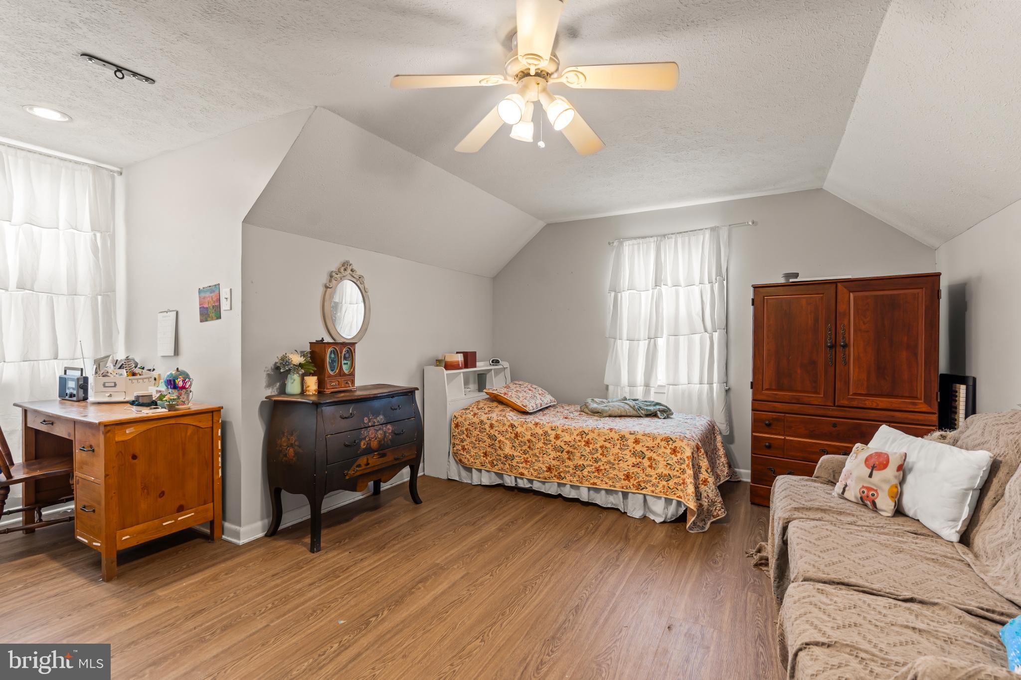 RED HAWK - Residential