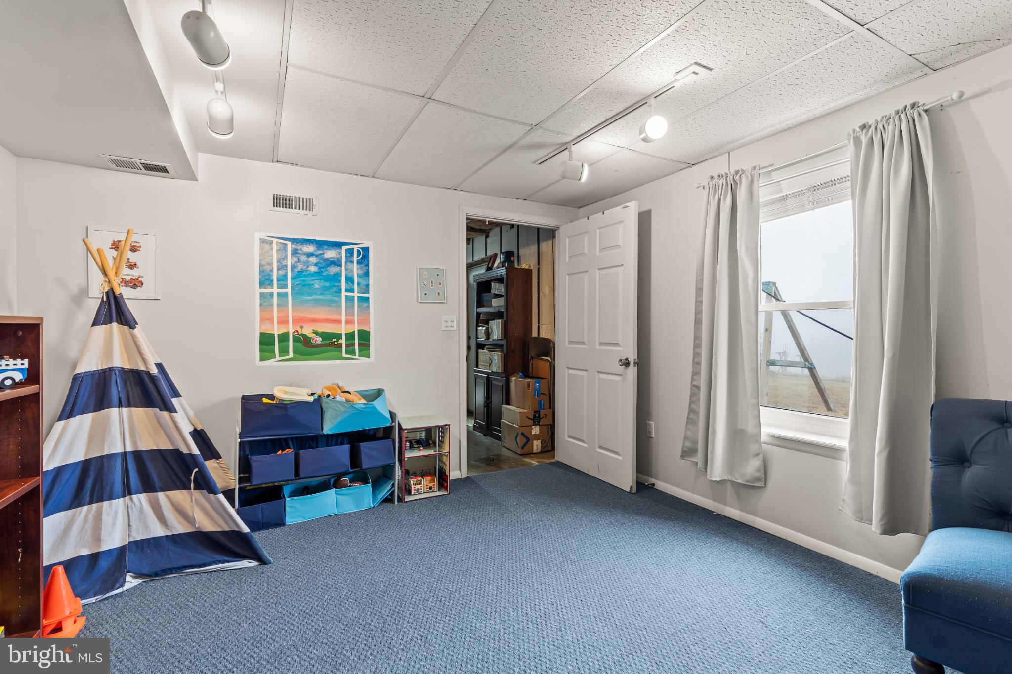 RED HAWK - Residential