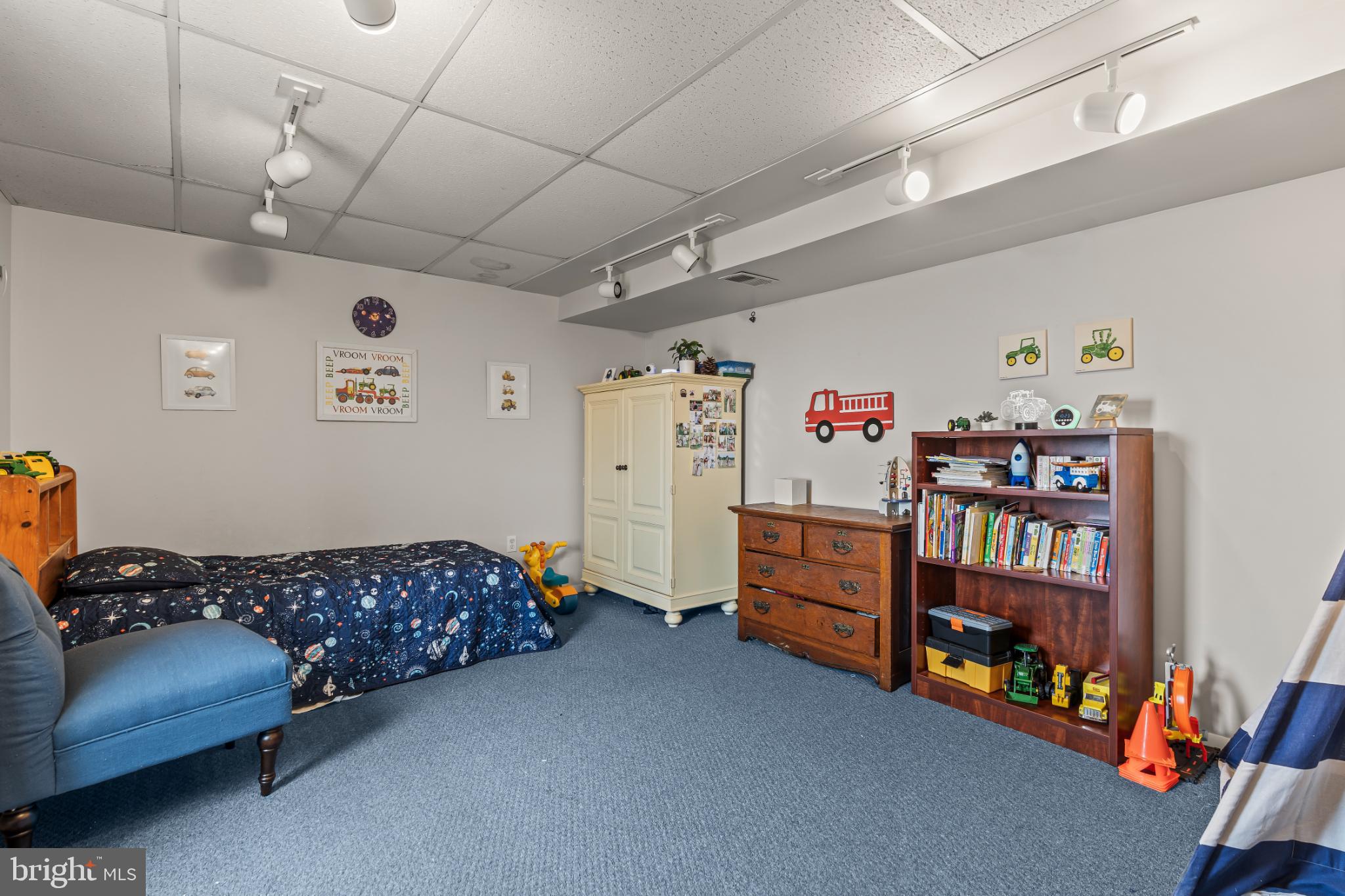 RED HAWK - Residential