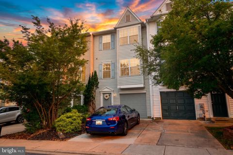 Townhouse For Rent - 1330 Hampshire Drive #7E<br/> FREDERICK, MD 21702