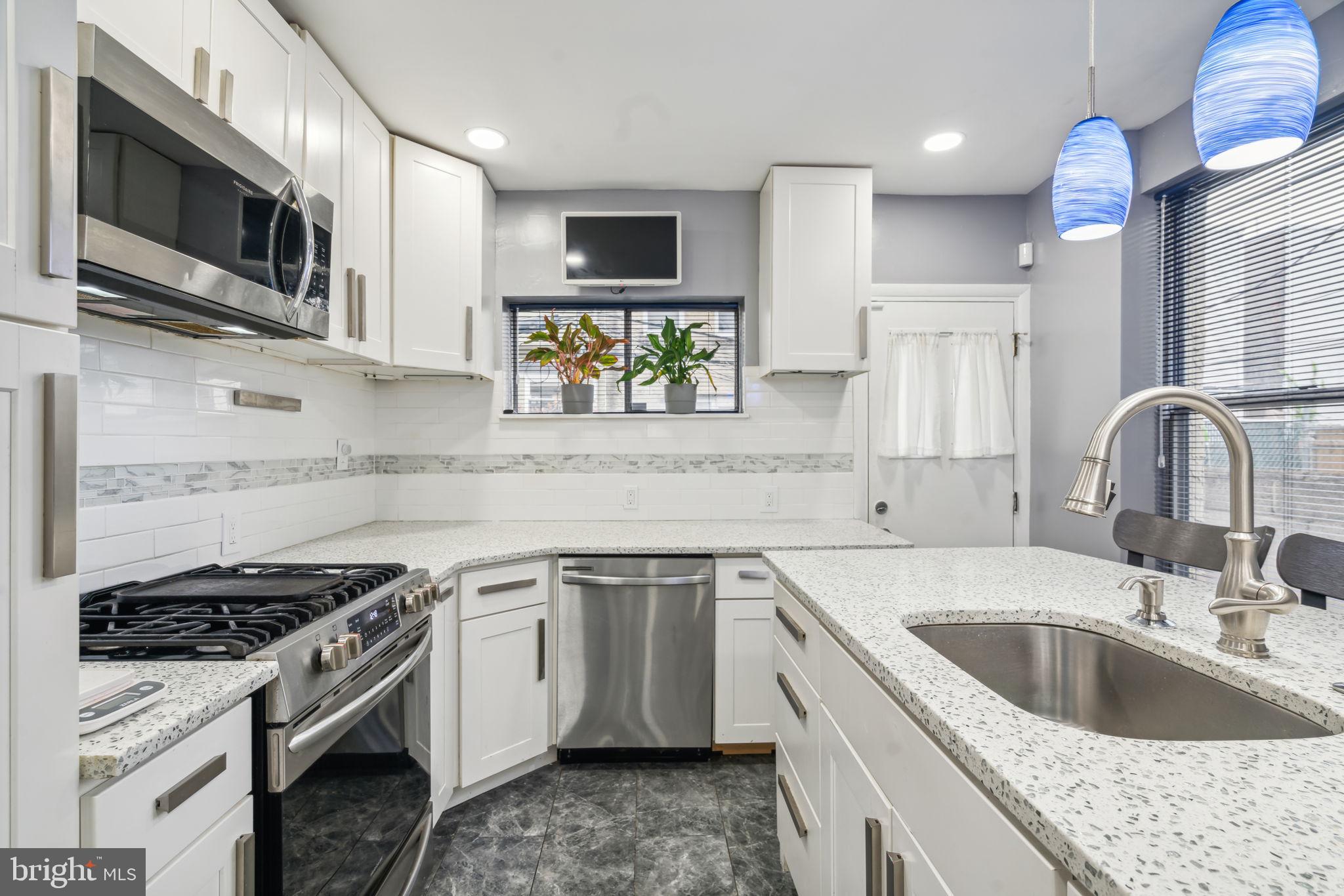 POINT BREEZE - Residential Lease