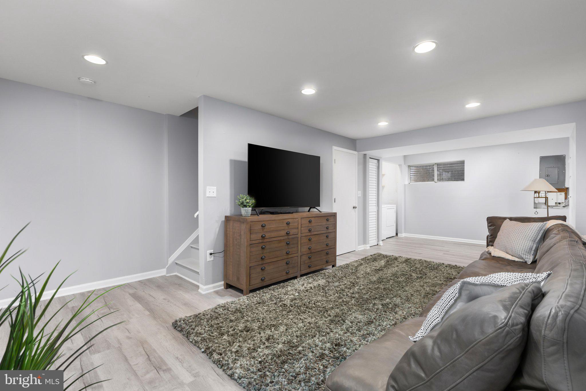 COUNTRYSIDE - Residential