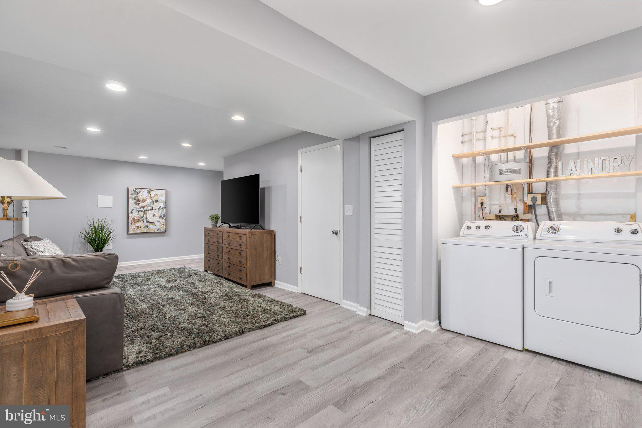 COUNTRYSIDE - Residential