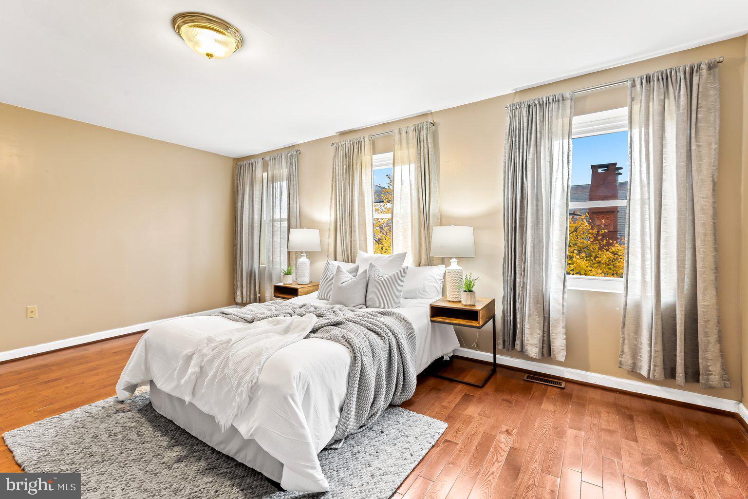 UNION SQUARE - Residential Lease