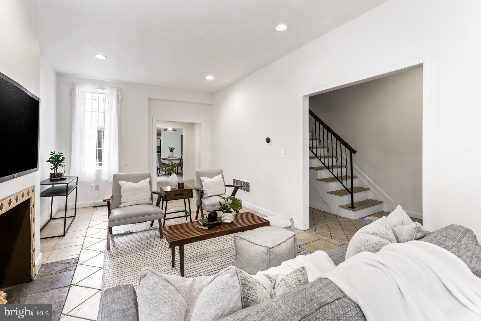 UNION SQUARE - Residential Lease