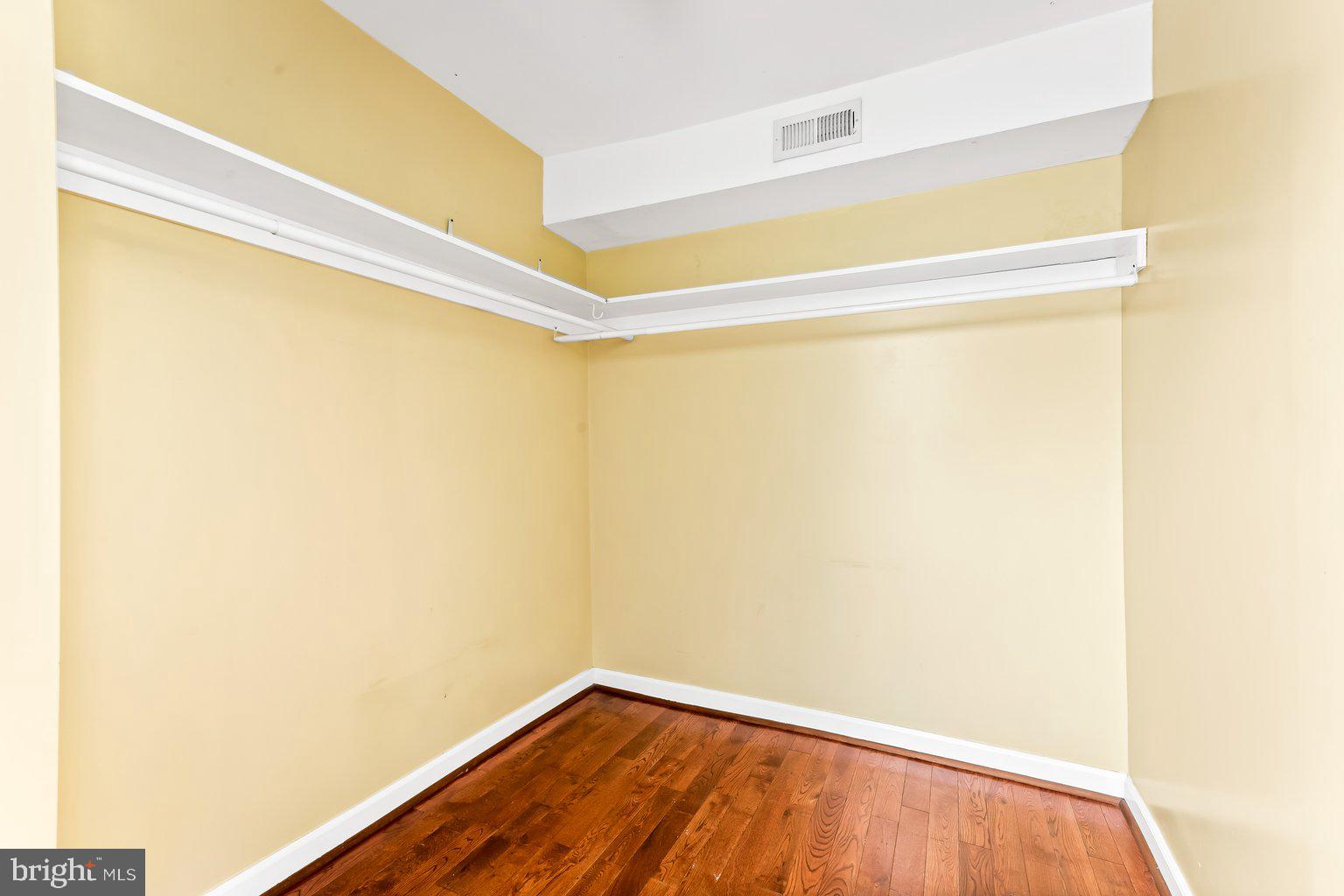 UNION SQUARE - Residential Lease