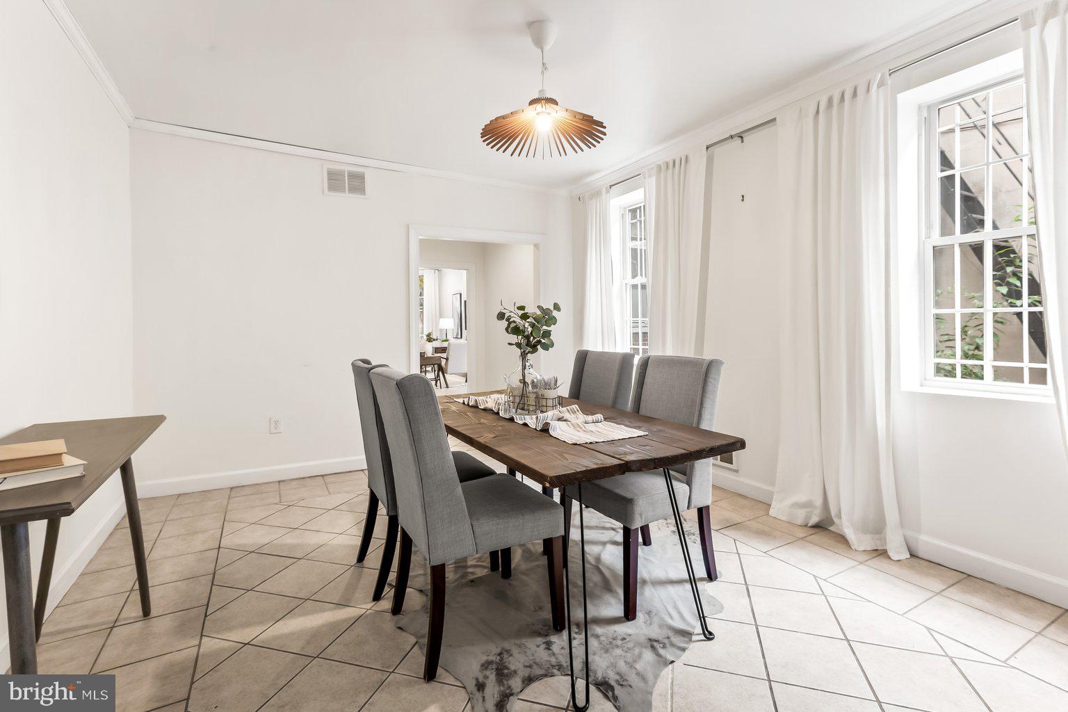 UNION SQUARE - Residential Lease