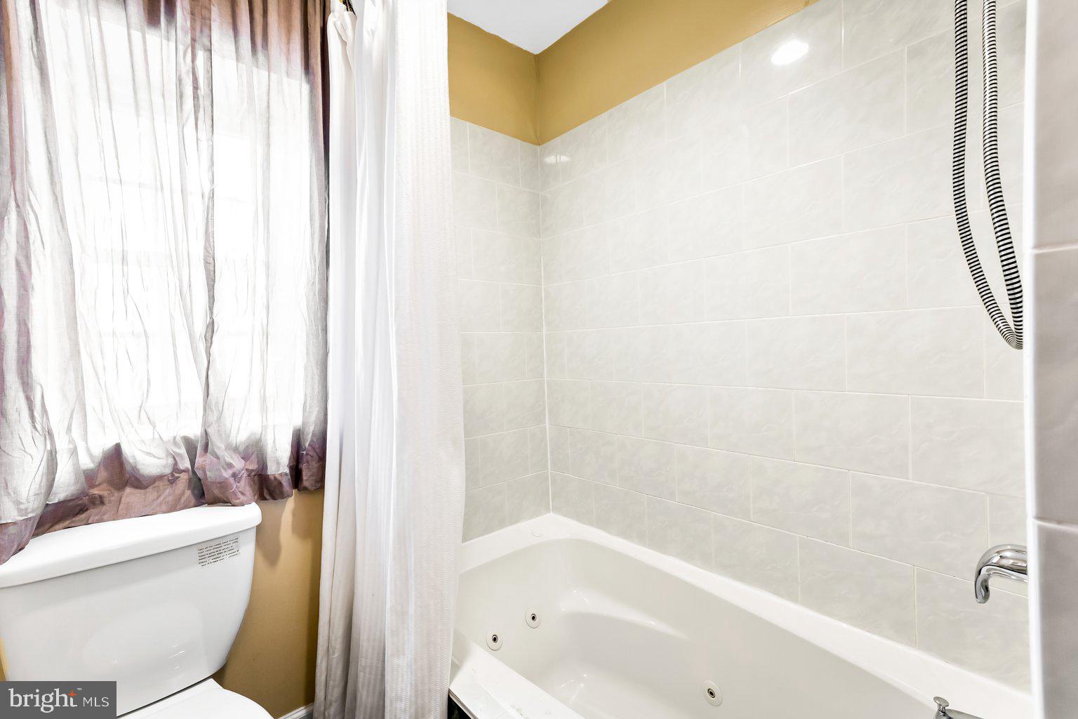 UNION SQUARE - Residential Lease