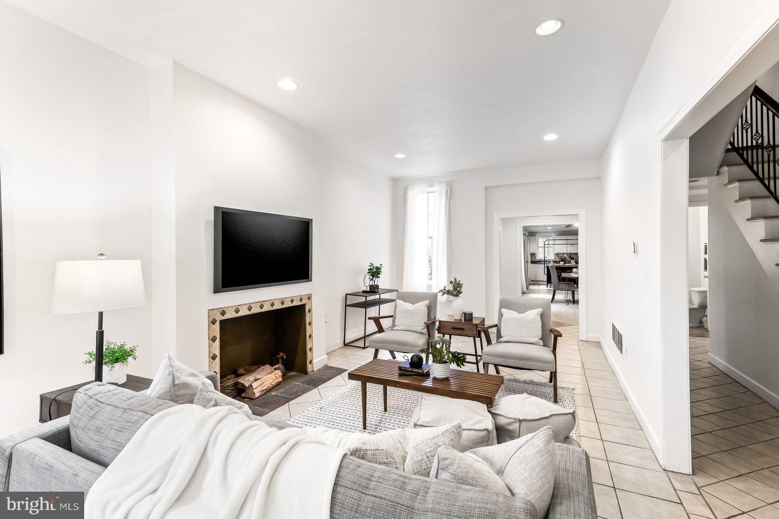 UNION SQUARE - Residential Lease