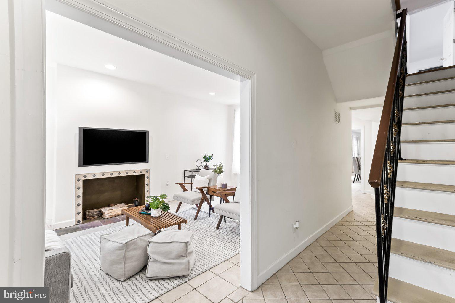 UNION SQUARE - Residential Lease