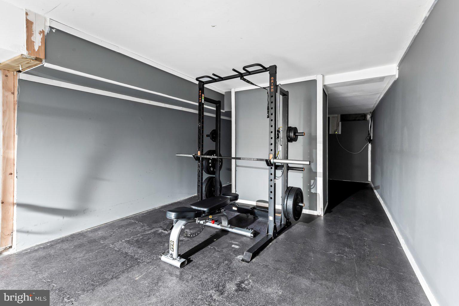 UNION SQUARE - Residential Lease