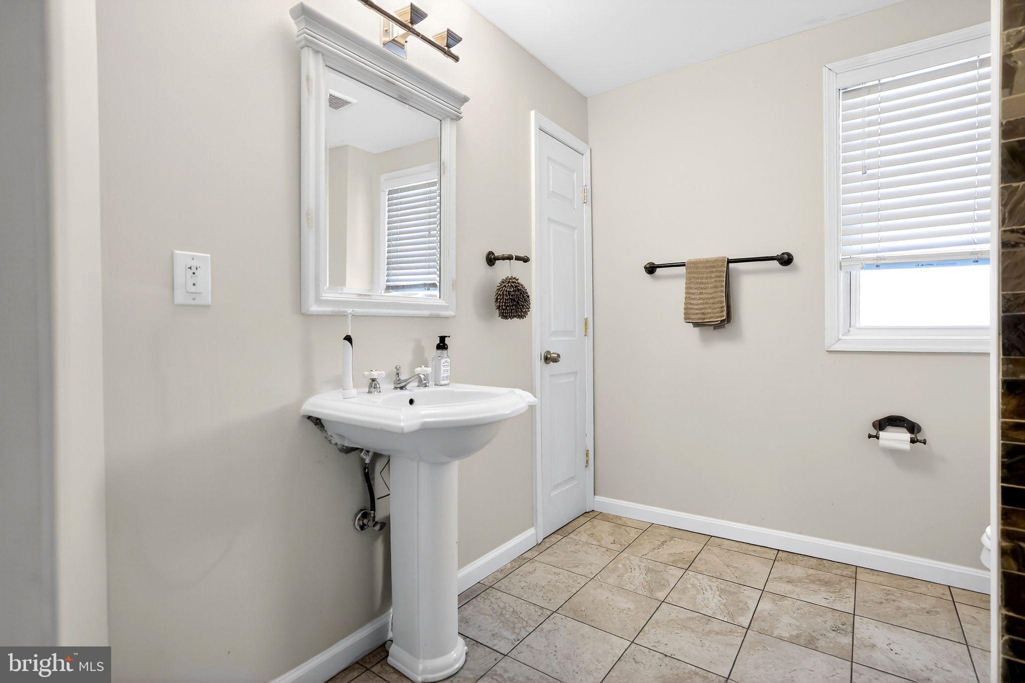 EAST HALETHORPE - Residential