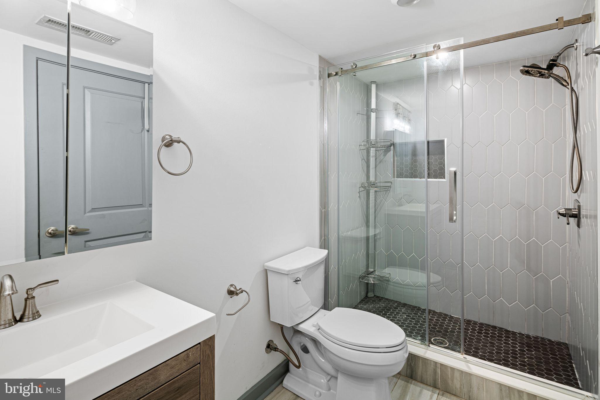 NORRIS SQUARE - Residential Lease