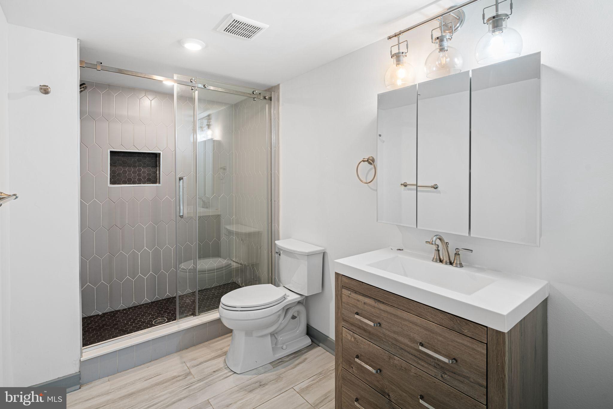 NORRIS SQUARE - Residential Lease