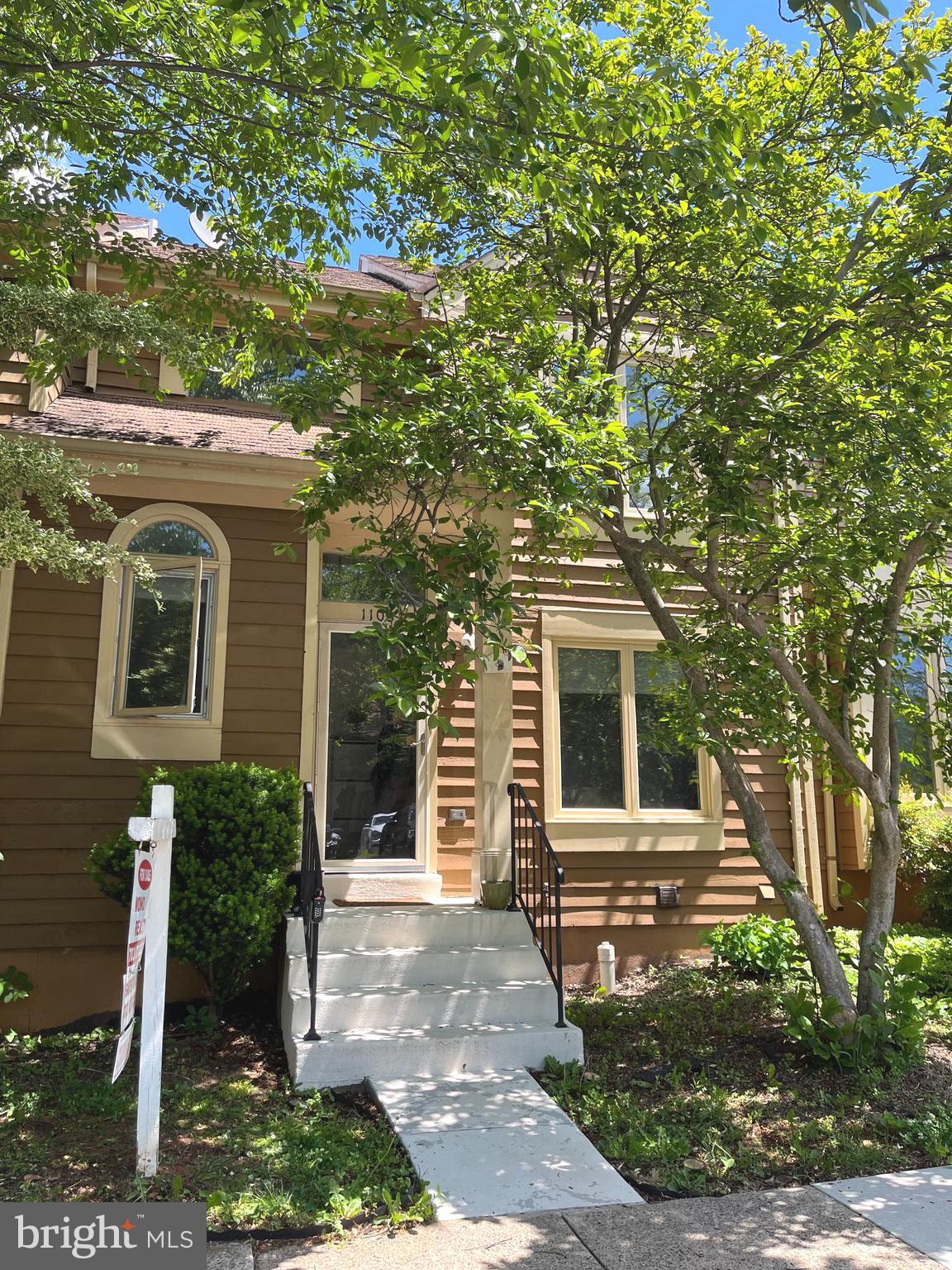 1106 WHITWORTH COURT
