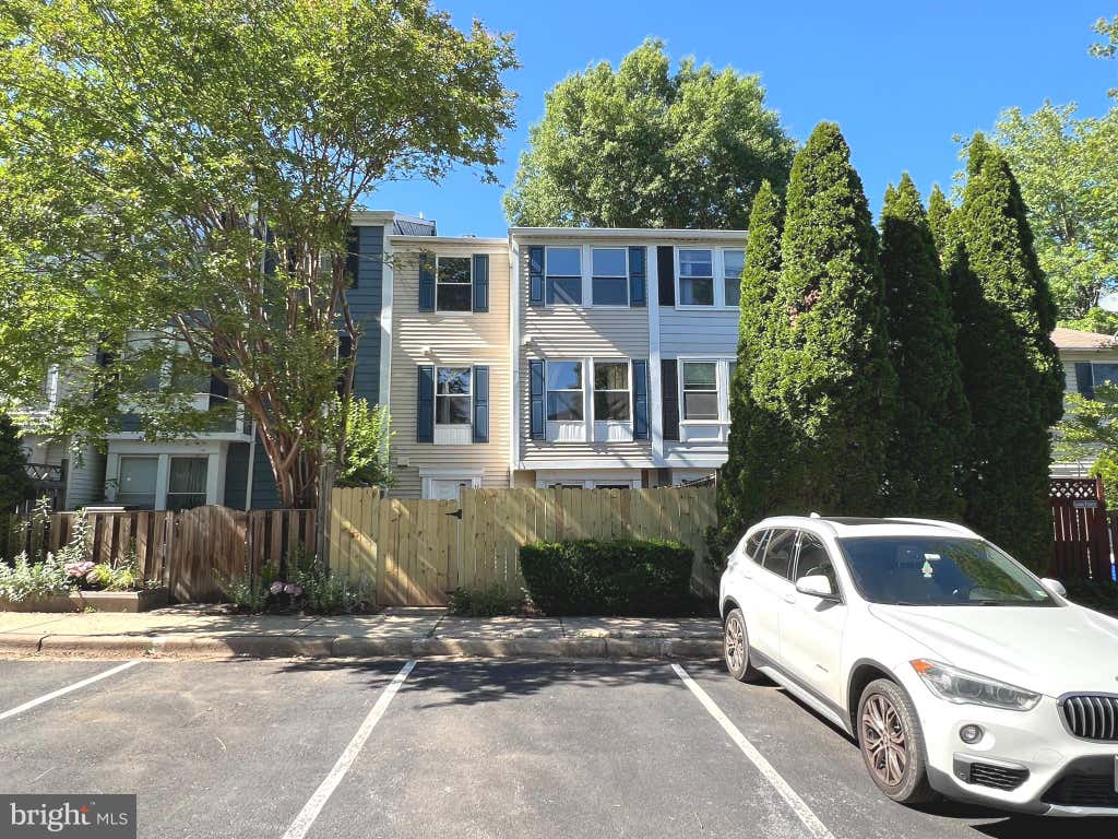 Photo of 48 Whitechurch Court, GERMANTOWN, MD 20874 (MLS # MDMC2238070)