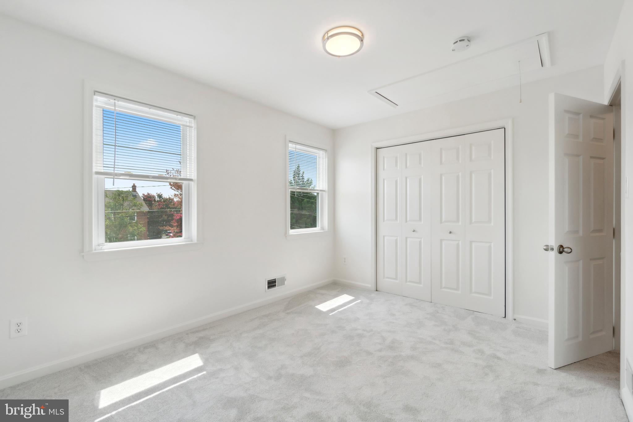 EASTWOOD - Residential