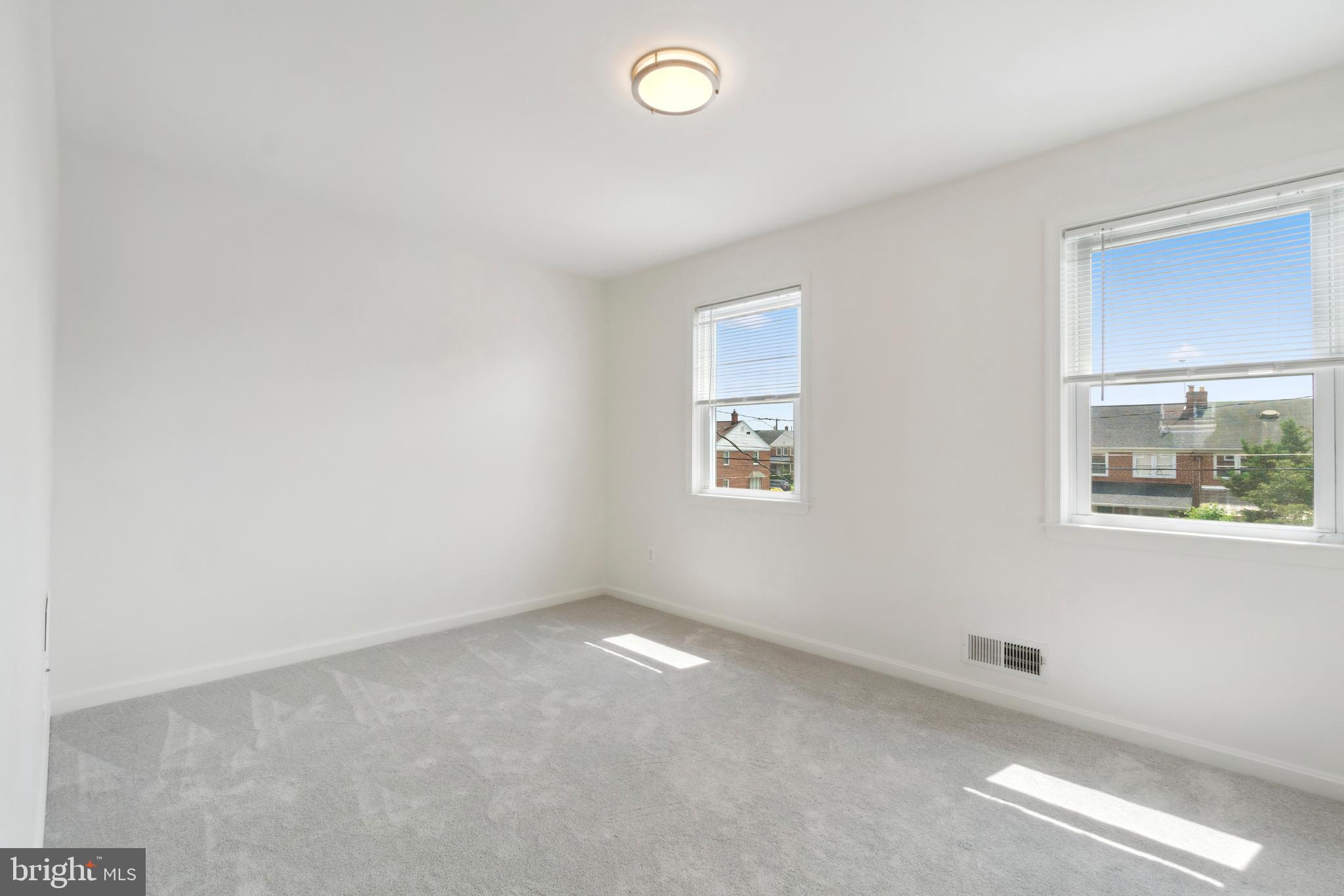 EASTWOOD - Residential