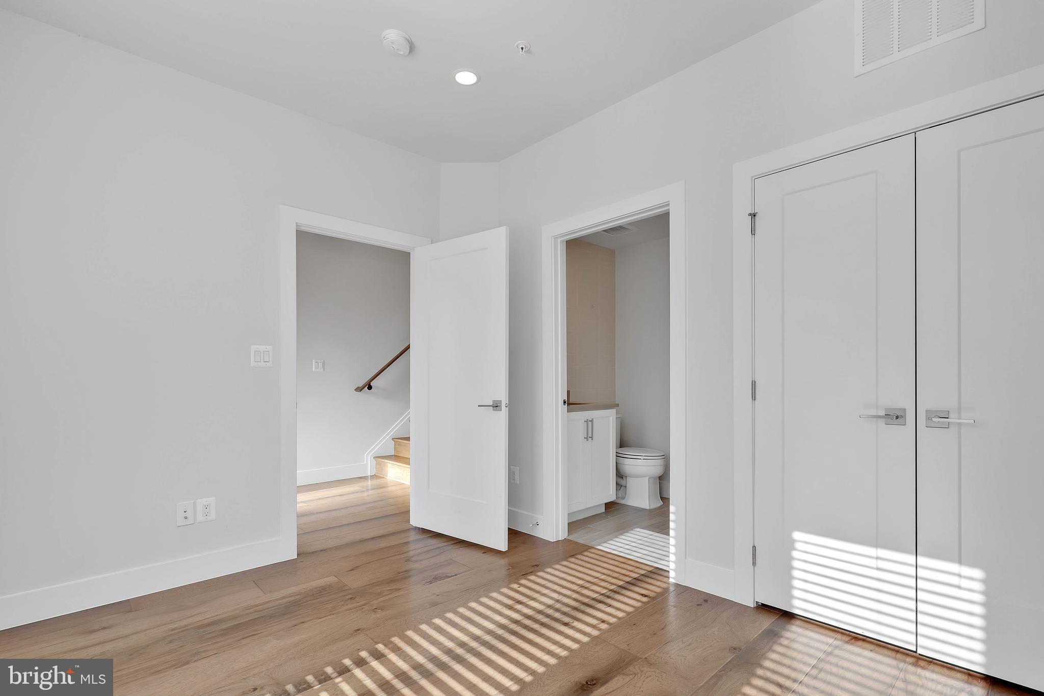 EISENHOWER SQUARE - Residential Lease