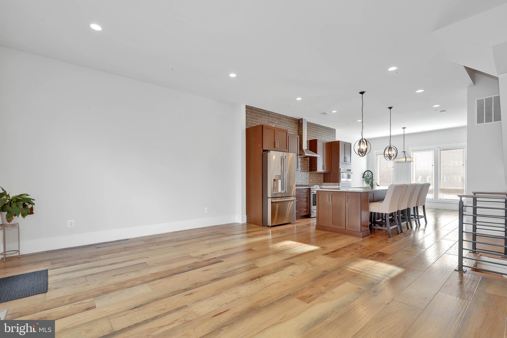 EISENHOWER SQUARE - Residential Lease