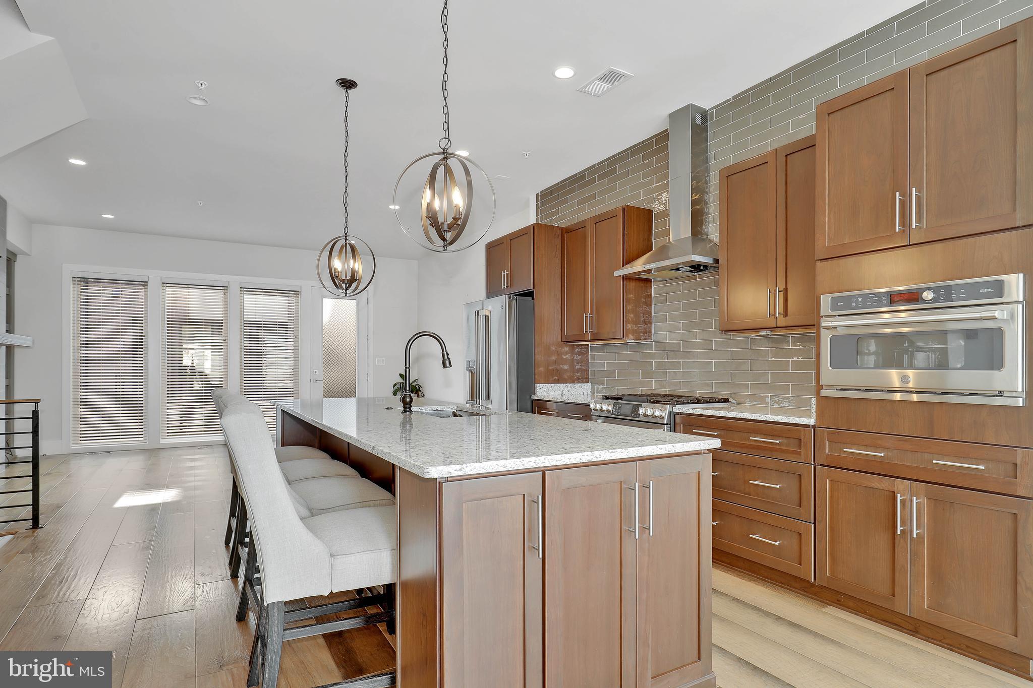 EISENHOWER SQUARE - Residential Lease