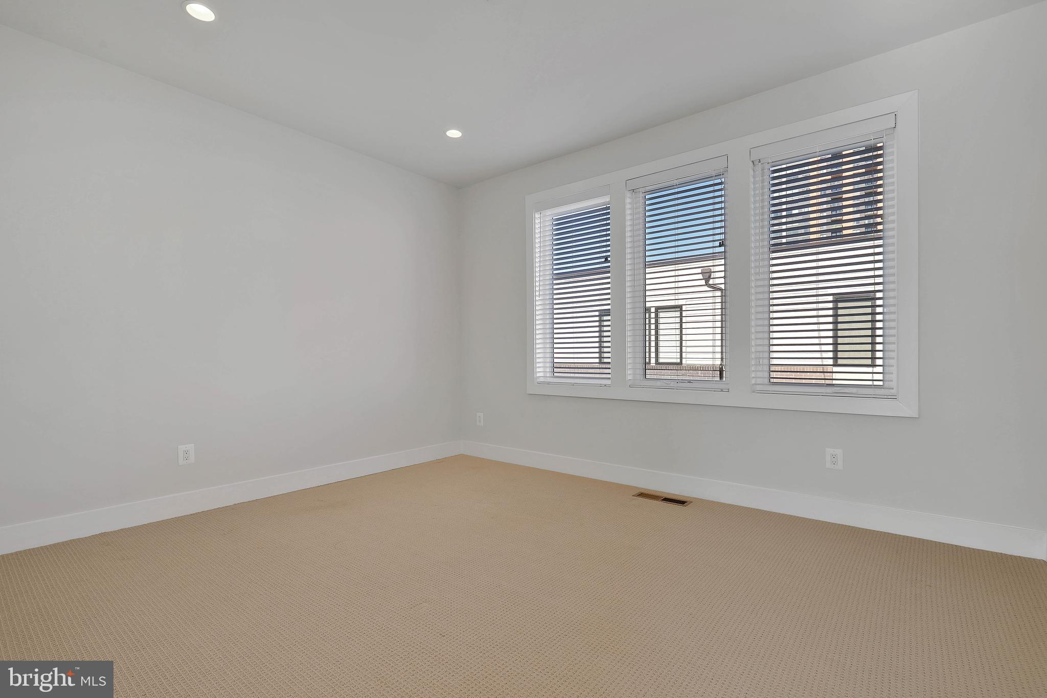 EISENHOWER SQUARE - Residential Lease