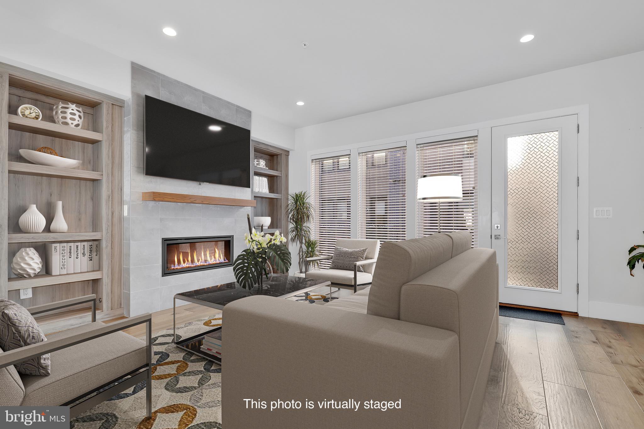 EISENHOWER SQUARE - Residential Lease