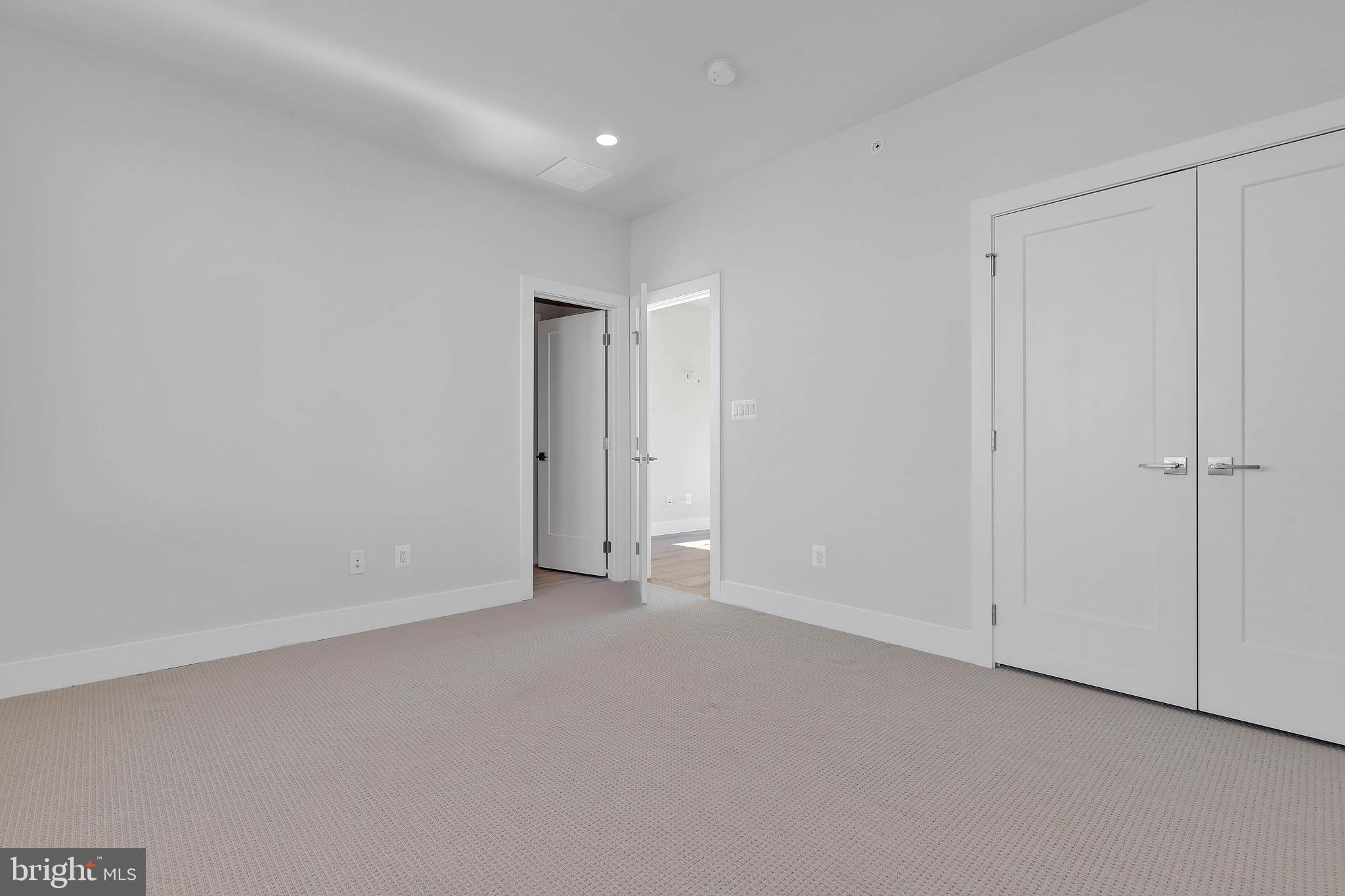 EISENHOWER SQUARE - Residential Lease