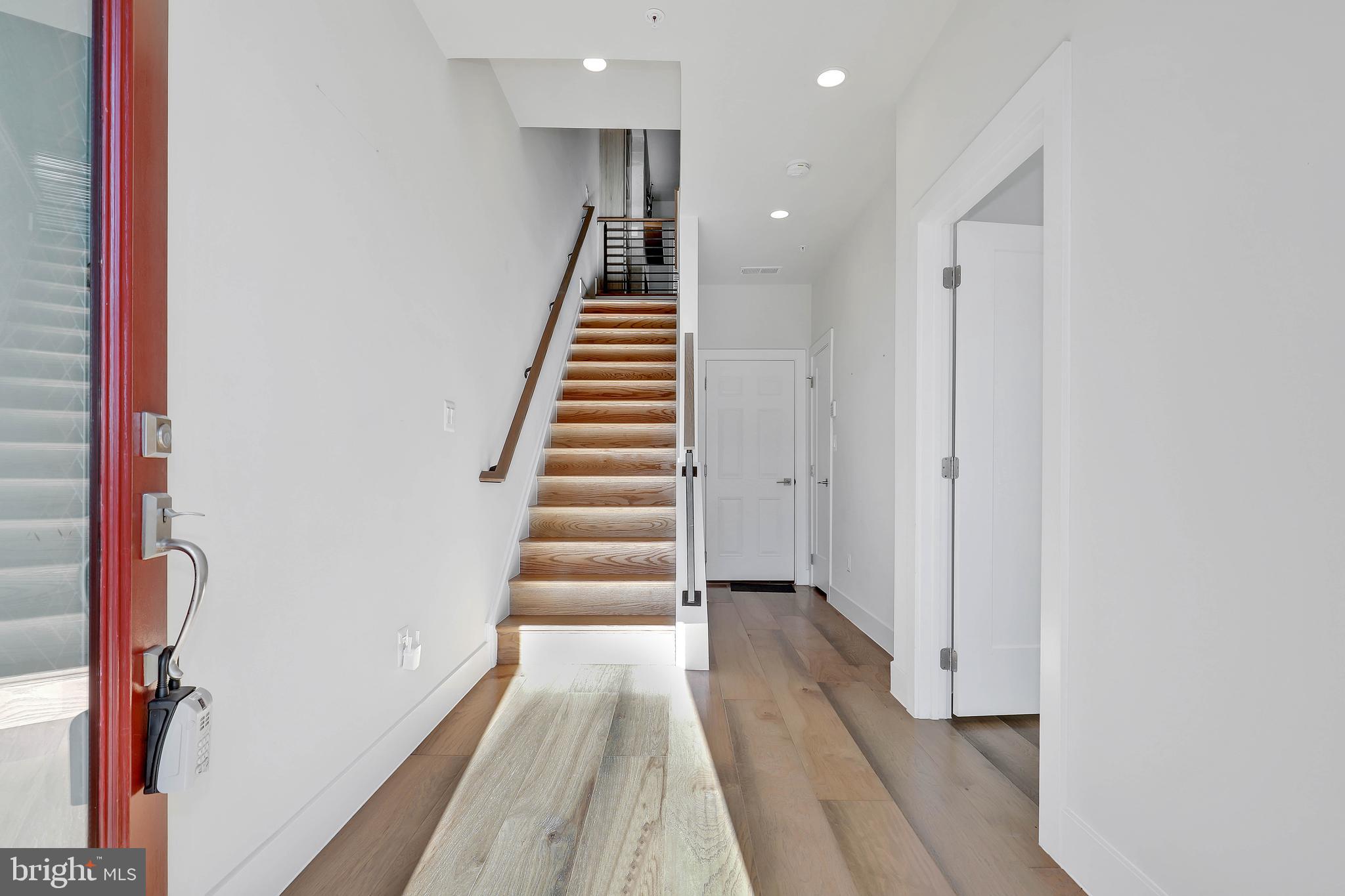 EISENHOWER SQUARE - Residential Lease