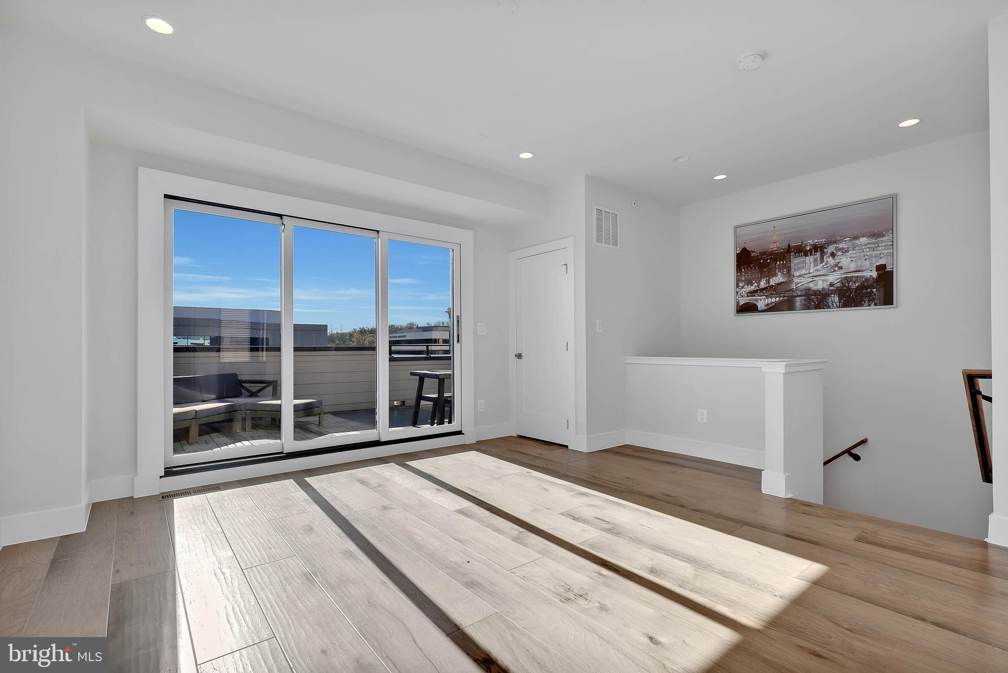 EISENHOWER SQUARE - Residential Lease