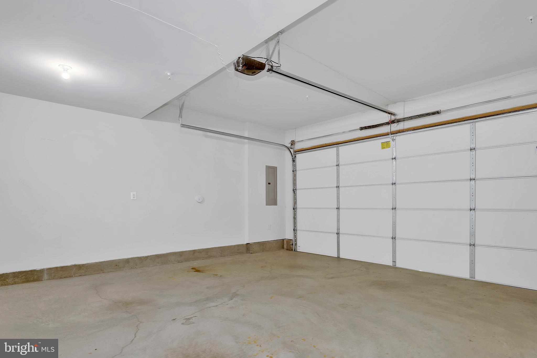 EISENHOWER SQUARE - Residential Lease