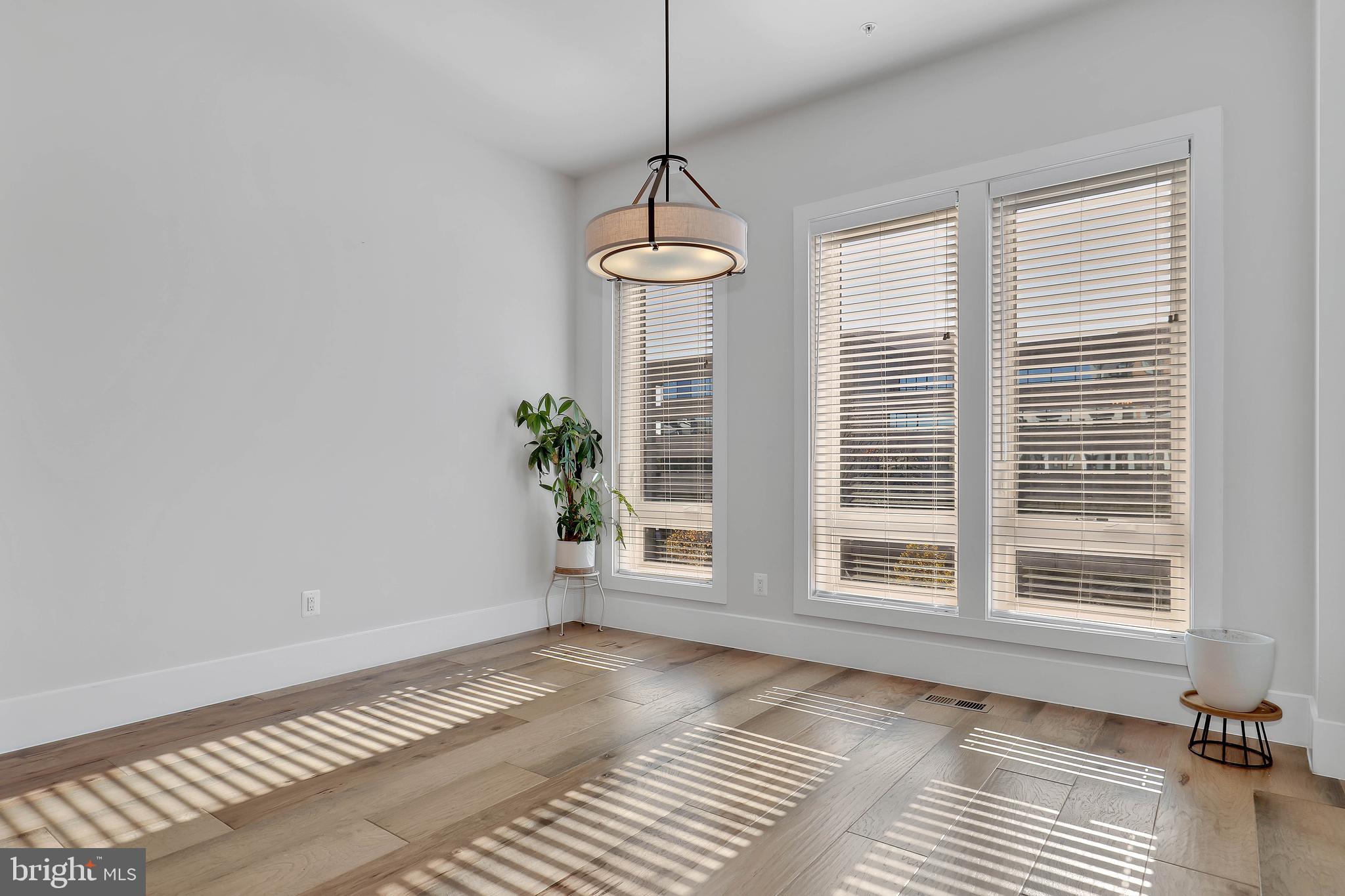 EISENHOWER SQUARE - Residential Lease