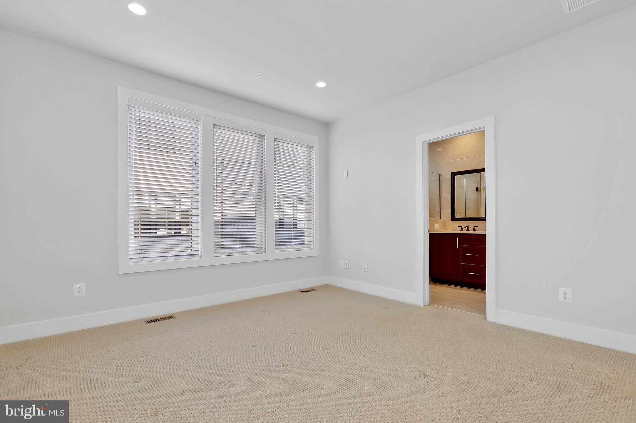 EISENHOWER SQUARE - Residential Lease