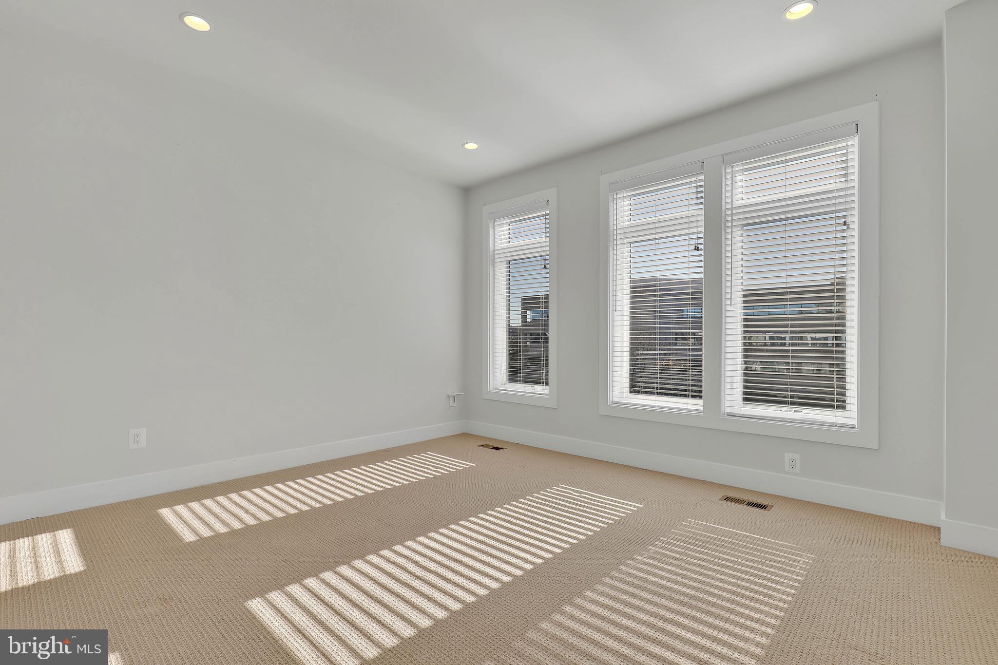 EISENHOWER SQUARE - Residential Lease