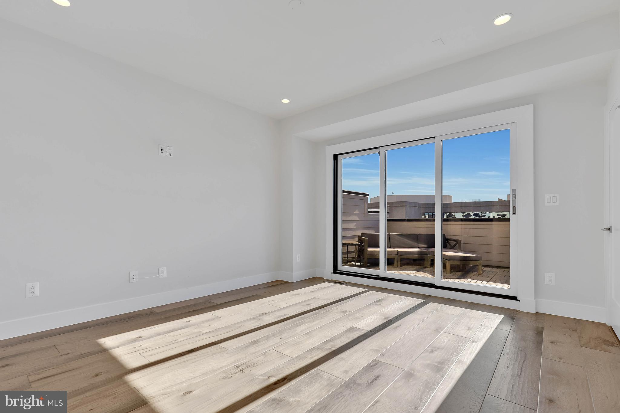 EISENHOWER SQUARE - Residential Lease