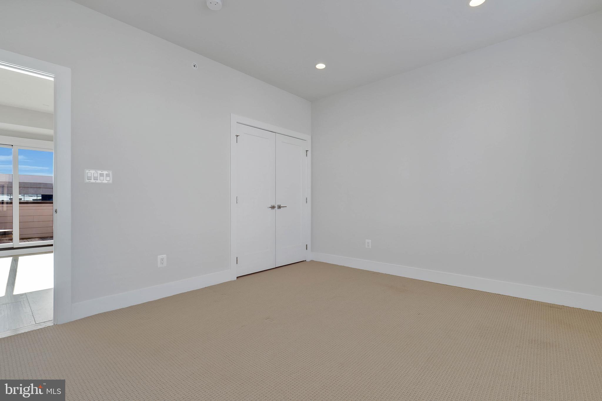 EISENHOWER SQUARE - Residential Lease