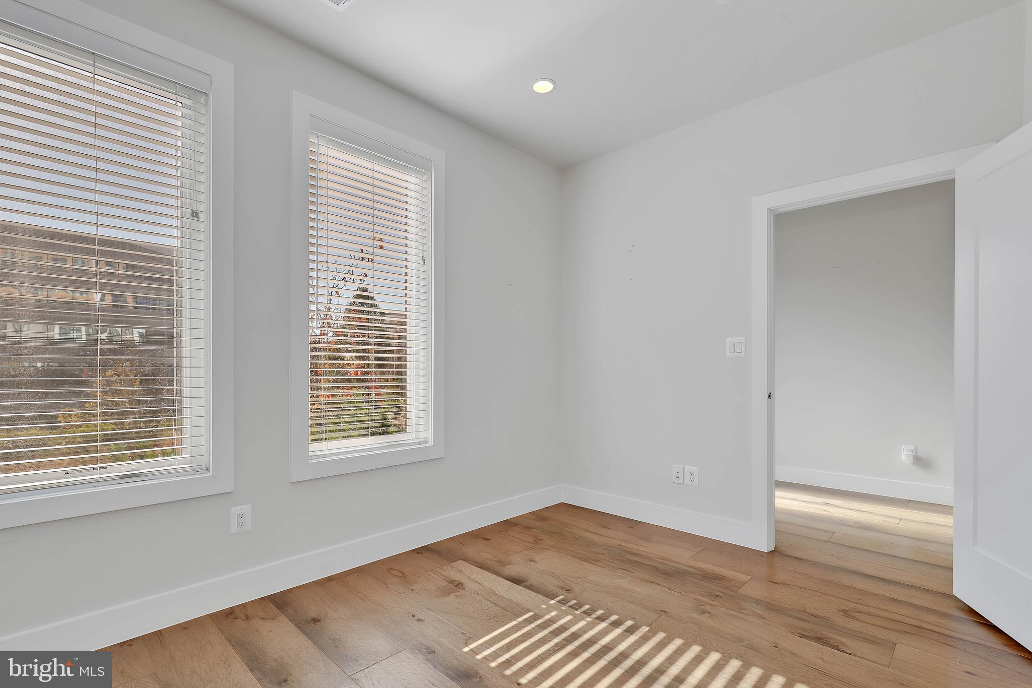 EISENHOWER SQUARE - Residential Lease