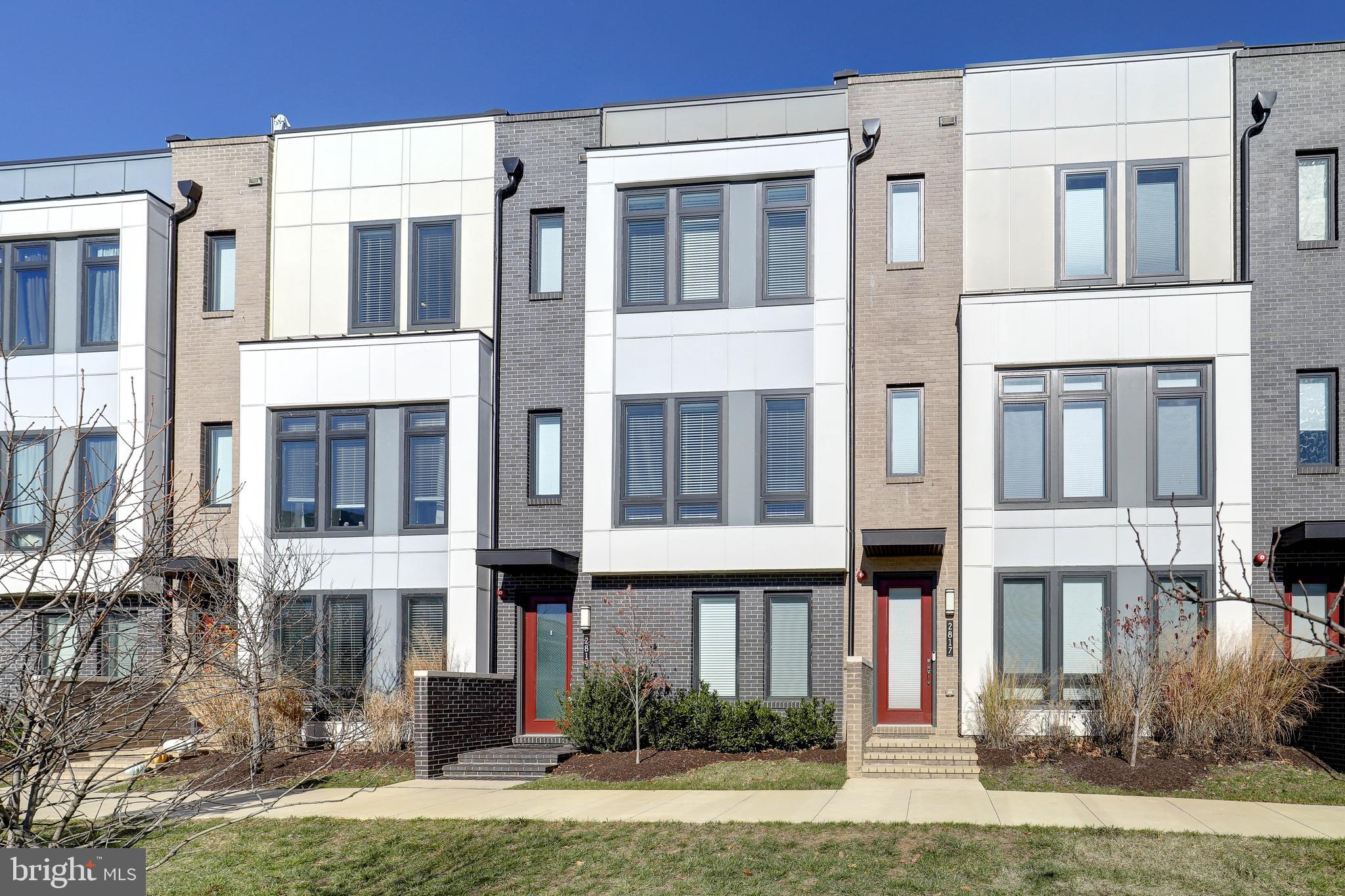 EISENHOWER SQUARE - Residential Lease