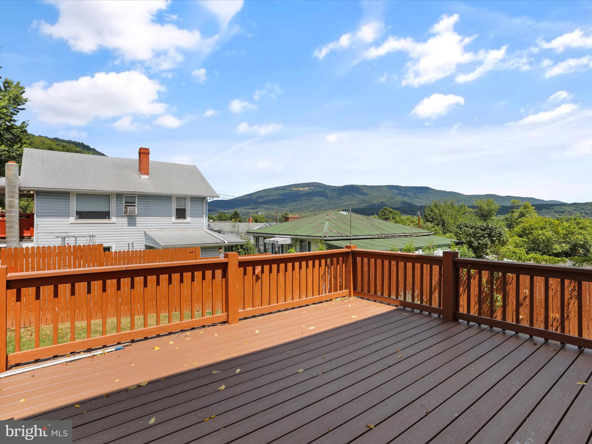 WEST END - Residential