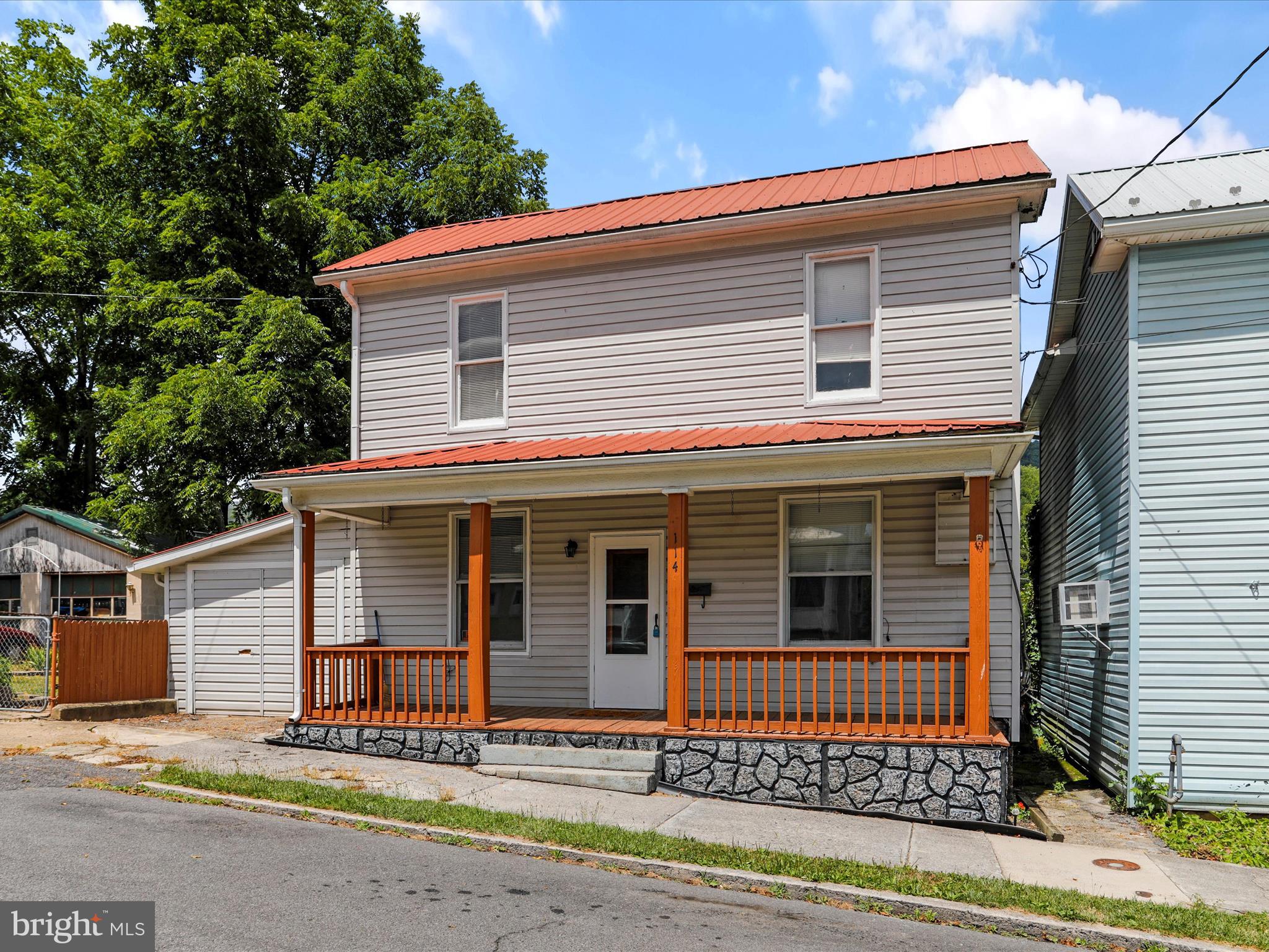 WEST END - Residential