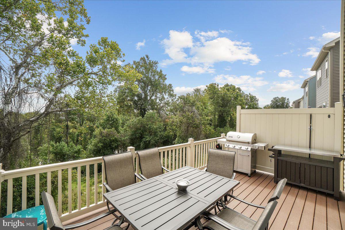 LAKE LINGANORE - Residential