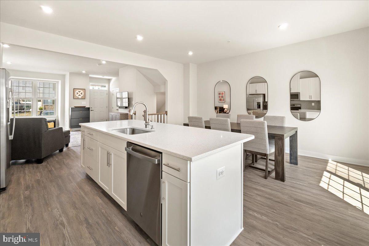 LAKE LINGANORE - Residential