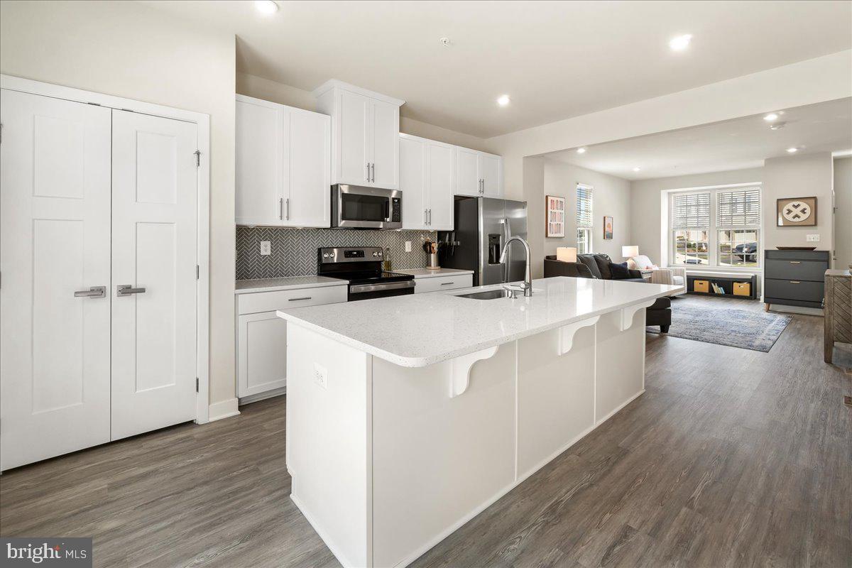 LAKE LINGANORE - Residential