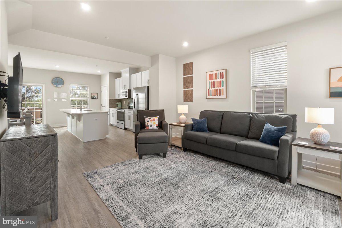 LAKE LINGANORE - Residential