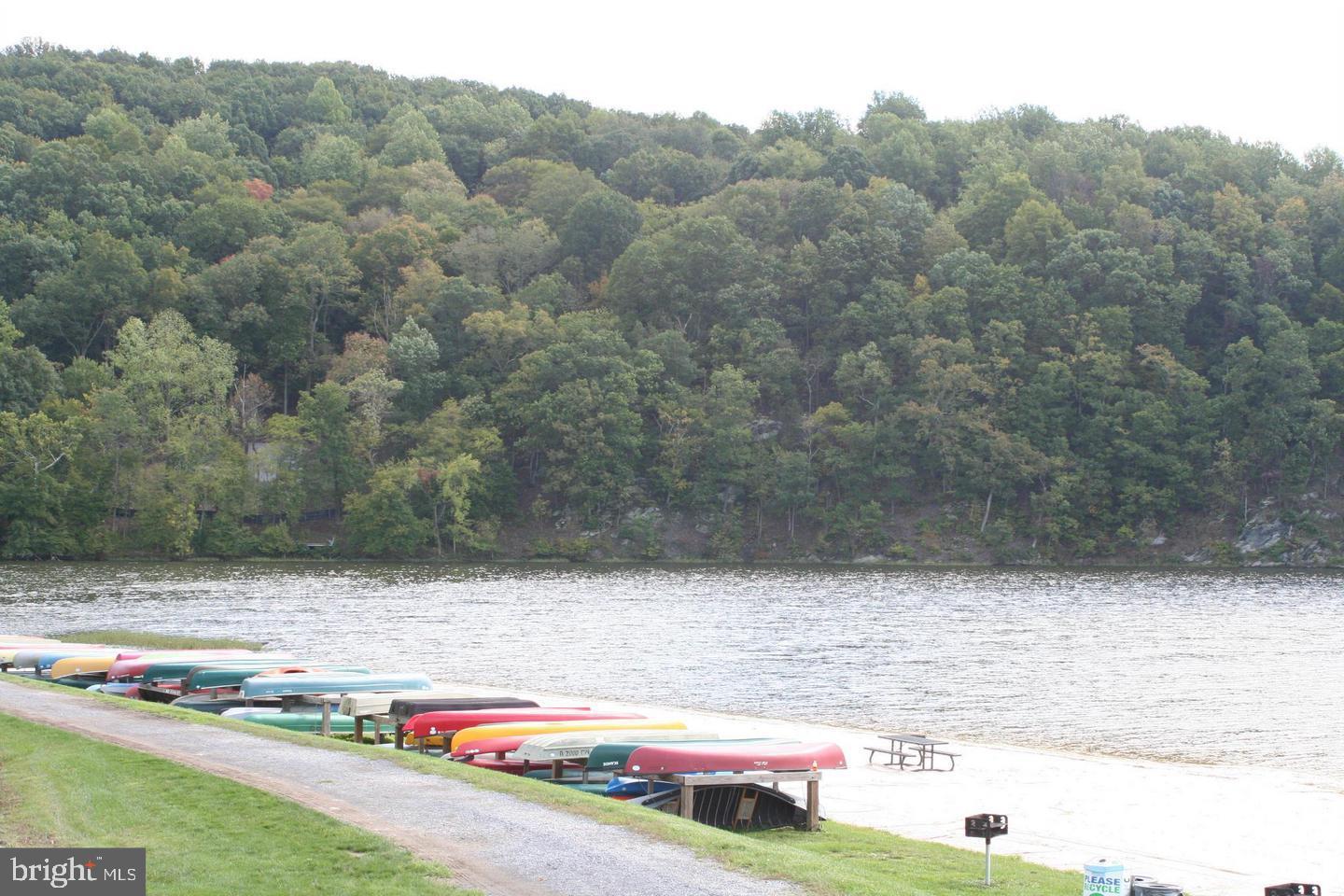 LAKE LINGANORE - Residential