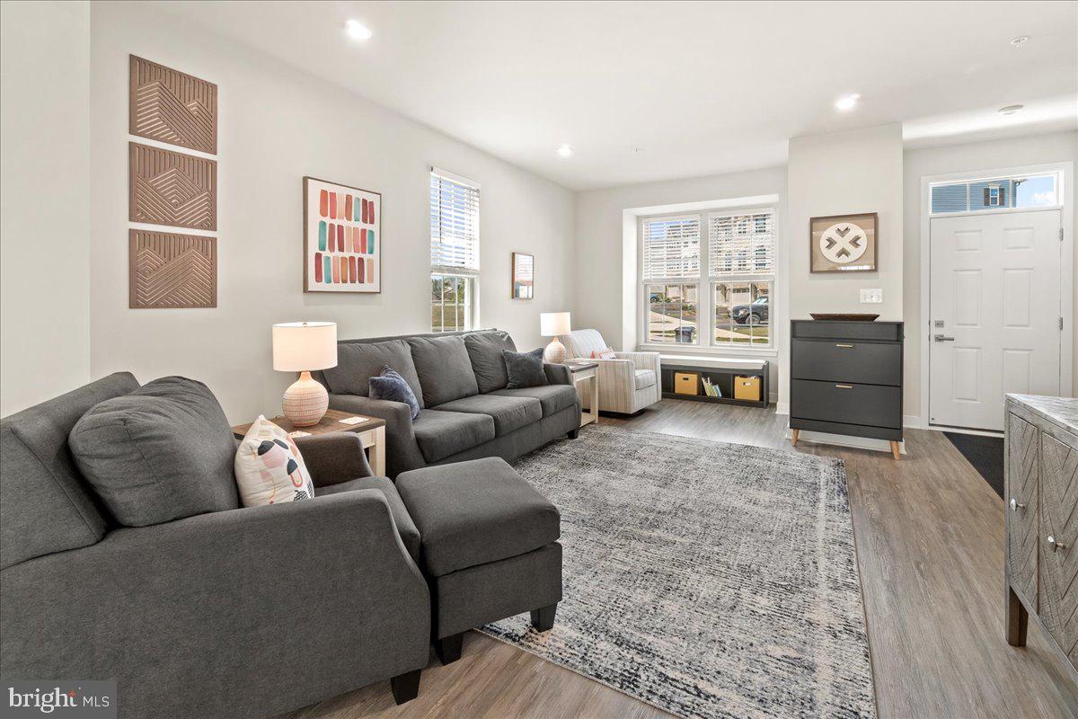 LAKE LINGANORE - Residential