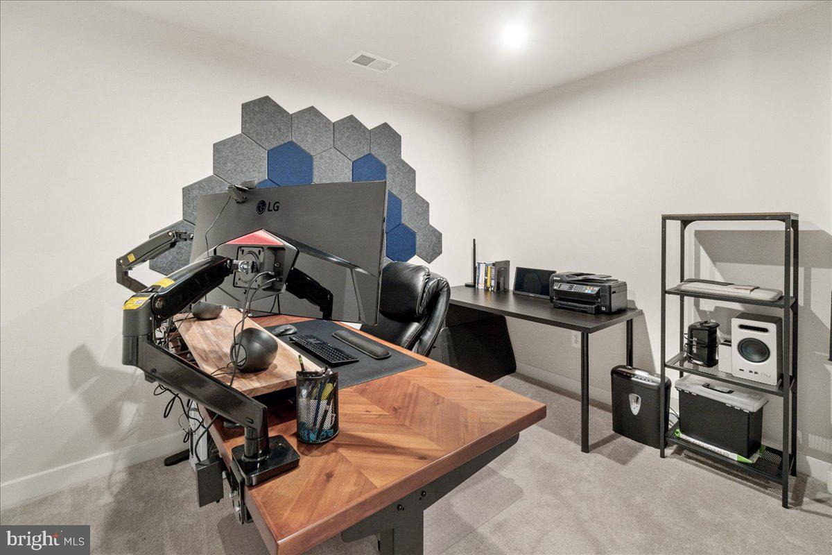 LAKE LINGANORE - Residential